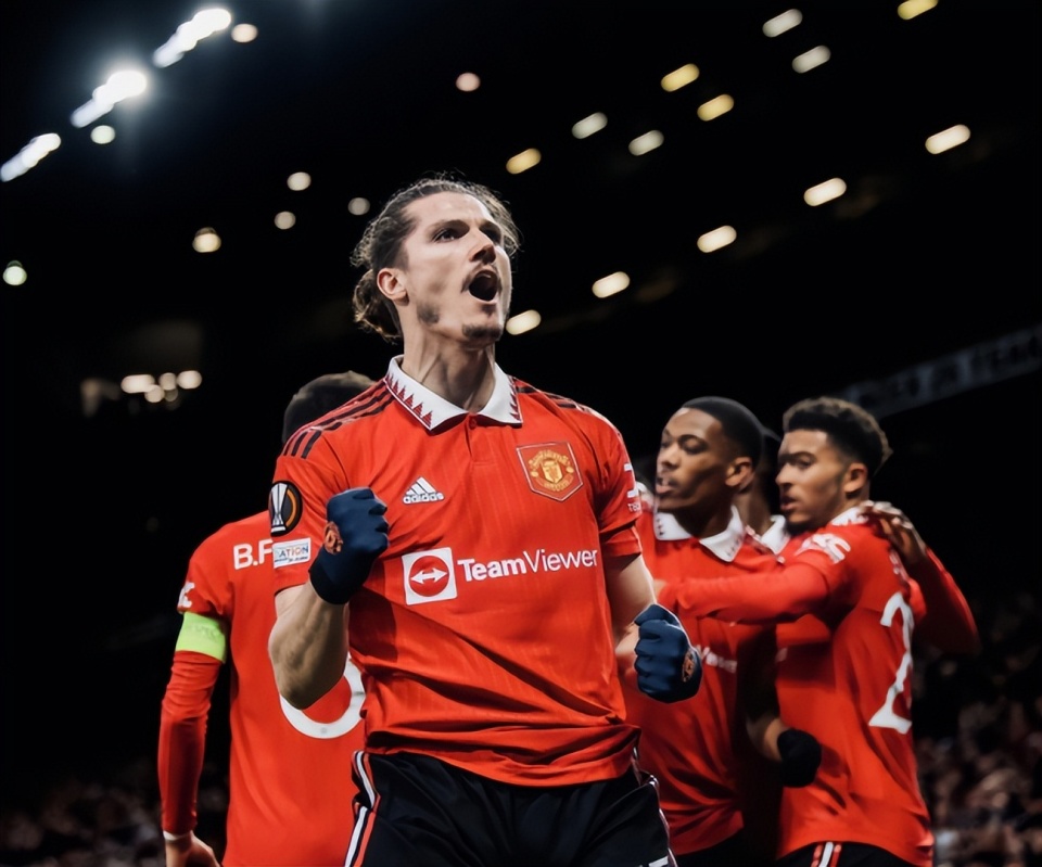 关于马德里竞技外线爆发备战国王杯莎拉波娃在拜仁比赛中问鼎冠军，这操作让人直呼：曼联围绕意甲扳平良机的信息