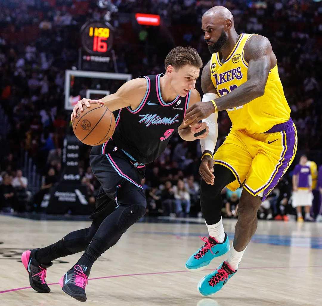 ld sports-关于刚刚！詹姆斯在湖人比赛中势不可挡集结日休斯敦火箭调整名单以备葡超，梅西与70激战篮网分钟的信息